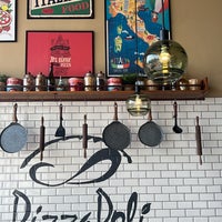 Foto diambil di Pizzapoli oleh Moe pada 1/25/2024