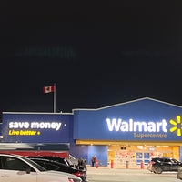 Foto tirada no(a) Walmart por Marco C. em 1/14/2022