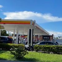 Photo taken at Shell by Marco C. on 8/21/2021