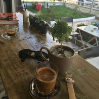 4/16/2016에 Bilifer G.님이 Crop Coffee Shop에서 찍은 사진