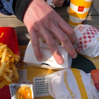 Foto tirada no(a) McDonald&amp;#39;s por Bart G. em 3/2/2022