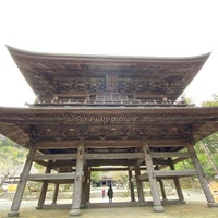 Photo taken at Engaku-ji Temple by ひぃよん on 3/23/2024