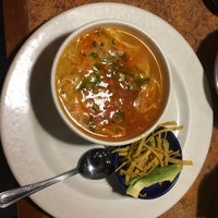 Das Foto wurde bei La Parrilla Mexican Restaurant von Jim H. am 12/1/2017 aufgenommen