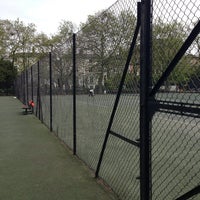 Photo taken at Parliament Hill Fields Tennis Courts by Dima R. on 6/1/2013