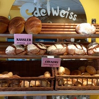 Foto diambil di Edelweiss European Bakery oleh Mely R. pada 3/19/2016
