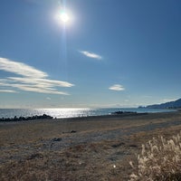 Photo taken at 大浜海岸 by Toshinori on 1/2/2023