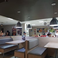 Photo taken at Burger King by Vinicius d. on 5/11/2018