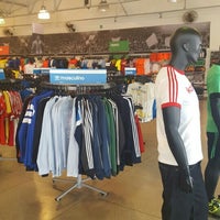 Adidas Outlet Store - tips de visitantes