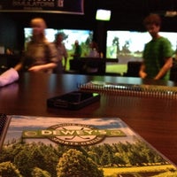 Foto diambil di Dewey&#39;s Indoor Golf &amp; Sports Grill oleh Casie S. pada 4/8/2014