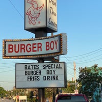 Foto diambil di Burger Boy oleh Jorge V. pada 6/17/2021