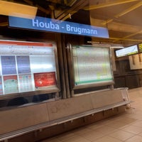 Photo taken at Houba-Brugmann (MIVB | De Lijn) by Gilbert G. on 11/10/2022