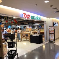 Photo taken at Tops Market by Gilbert G. on 9/9/2018