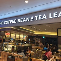 Photo taken at The Coffee Bean &amp;amp; Tea Leaf by Gilbert G. on 9/10/2018