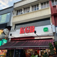 Photo taken at KGB - Killer Gourmet Burgers by Gilbert G. on 11/13/2021
