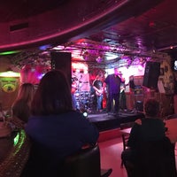 Foto scattata a The Dive Bar da Jeff il 3/5/2017