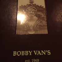 รูปภาพถ่ายที่ Bobby Van&amp;#39;s โดย Jonas D. เมื่อ 2/5/2017