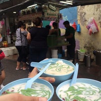 Photo taken at Penang Road Famous Teochew Chendul (Tan) by Sh A. on 8/12/2017