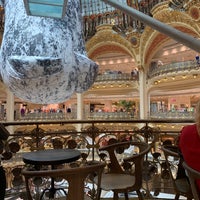 Photo taken at Galeries Lafayette Haussmann by AD on 7/12/2022