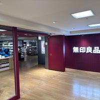 Photo taken at MUJI by In L. on 5/19/2023