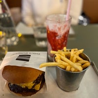 Photo taken at Phil&amp;#39;s Burger by Foppa on 1/30/2020