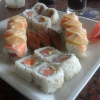 รูปภาพถ่ายที่ Sushi Ya โดย James B. เมื่อ 11/15/2012