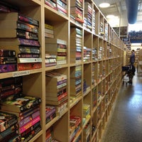 4/28/2013에 Mao S.님이 McKay Used Books, CDs, Movies &amp;amp; More에서 찍은 사진