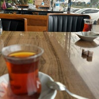 Photo taken at Gürlüoğlu Akhisar Köftecisi &amp;amp; Cafe by Gülçin on 4/18/2023
