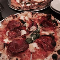 Foto tomada en Lombardi Pizza Co  por Vittorio S. el 1/16/2015