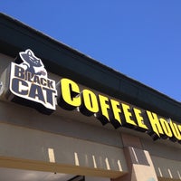 Das Foto wurde bei Black Cat Coffee House von Crash Pad am 6/1/2013 aufgenommen