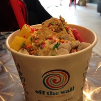 Photo taken at Off The Wall Frozen Yogurt by Oilly T. on 4/28/2013