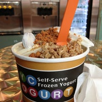 5/14/2013에 Oilly T.님이 NYC Yogurt에서 찍은 사진