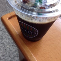 Photo taken at TULLY&amp;#39;S COFFEE 都庁店 by Yoshinori U. on 9/2/2014