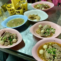 Photo taken at Rung Reung Noodles by นางฟ้าจำแลง on 10/8/2023