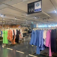 Foto diambil di Steffl Department Store oleh AH A. pada 3/23/2022