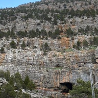 Foto tomada en Tınaztepe Mağaraları Restaurant &amp;amp; Dinlenme Tesisleri  por Celal E. el 5/4/2022