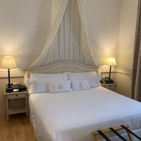 Photo taken at Hotel Fontecruz Toledo - Restaurante Belvis - Palacio Eugenia de Montijo by Jordi L. on 9/2/2019