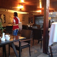 4/27/2013 tarihinde Cihat K.ziyaretçi tarafından Bella Vita Restaurant &amp;amp; Bar'de çekilen fotoğraf
