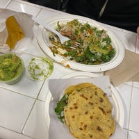 รูปภาพถ่ายที่ Los Tacos No. 1 โดย Rita W. เมื่อ 4/7/2024
