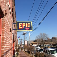 รูปภาพถ่ายที่ EPIC Pizza &amp;amp; Subs โดย Matthew M. เมื่อ 1/25/2013