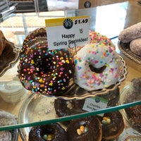 Photo taken at Top Pot Doughnuts by Miss N. on 4/21/2019