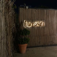 Das Foto wurde bei Barasti Beach Bar von Talal .. am 4/30/2024 aufgenommen