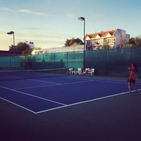 Photo taken at Udomsuk Tennis Court by Tomo เ. on 6/9/2016