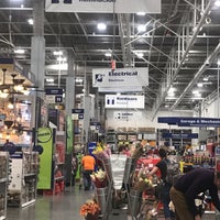 Photo taken at Lowe&amp;#39;s by Nicole 🏄🏽‍♀️ ☀. on 3/14/2019