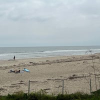 Photo taken at Surfrider Beach by Nicole 🏄🏽‍♀️ ☀. on 9/14/2023