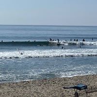 Photo taken at Surfrider Beach by Nicole 🏄🏽‍♀️ ☀. on 9/8/2023
