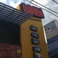 Photo prise au Boom Urban Grill &amp;amp; Bar par Luis P. le5/29/2013