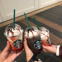 Photo taken at Starbucks by ディー カ. on 10/27/2019