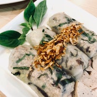 Photo taken at Viet Cuisine by Jniejny J. on 10/21/2018