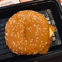 Photo taken at Burger King by Jniejny J. on 4/4/2019