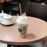 Photo taken at Caffè D´Oro (คาเฟ ดิโอโร่) by Jniejny J. on 9/19/2017